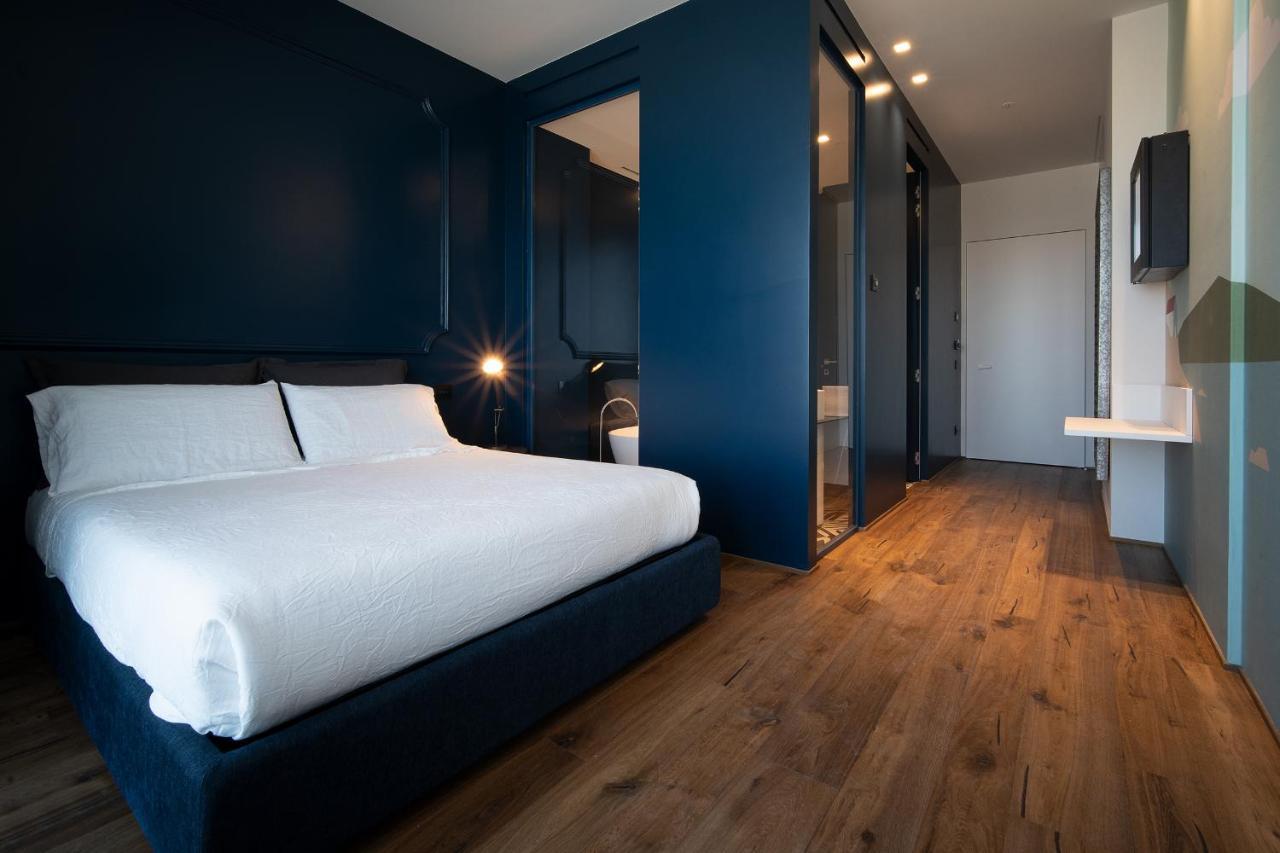 Piccola Maesta' Boutique Rooms Чивитанова-Марке Экстерьер фото