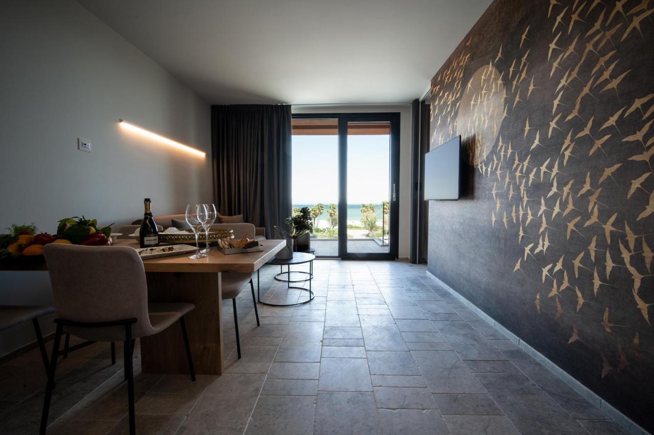 Piccola Maesta' Boutique Rooms Чивитанова-Марке Экстерьер фото